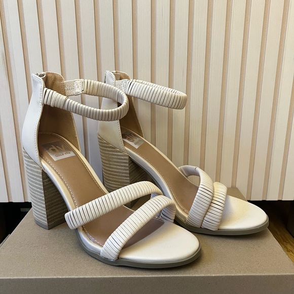 DV by Dolce Vita Shoes - DV by Dolce Vita blush Wrapped-Strap Block Heel Sandals NWOB